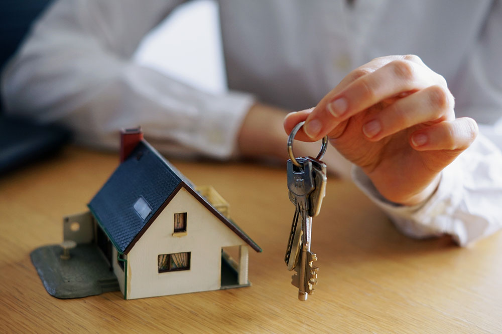 Buildnest host ensuring guest readiness and property security for Airbnb-style short-term rental in Niagara Region — part of trusted property management services.
